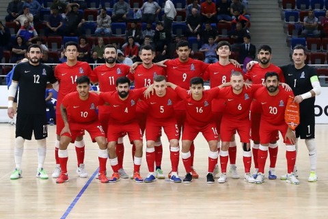 Millimiz Niderlandla matça 16 oyunçu ilə hazırlaşır - ADLAR