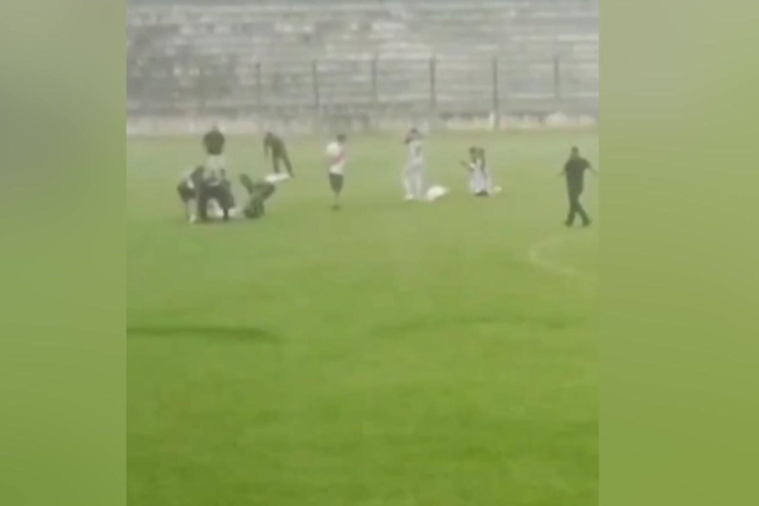 Soccer player was killed by lightning mid-match - VIDEO