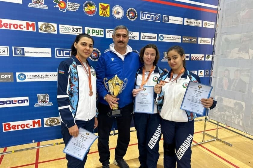 Kamandan oxatma yığmamız bürünc medal qazanıb - FOTO