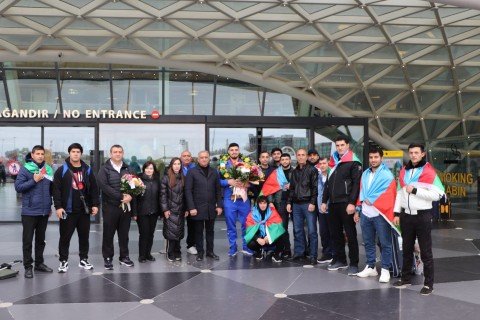Azerbaijani succesfull weightlifting team has returned from Doha - PHOTO