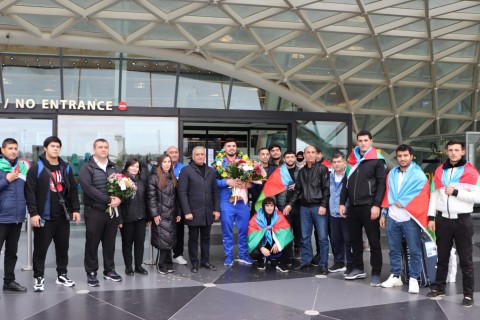 Azerbaijani succesfull weightlifting team has returned from Doha - PHOTO