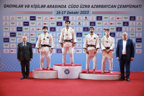 4 çəkidə qaliblər müəyyənləşib