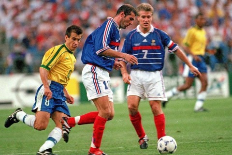 Zidan 90-cı illərin ən yaxşısı seçilib