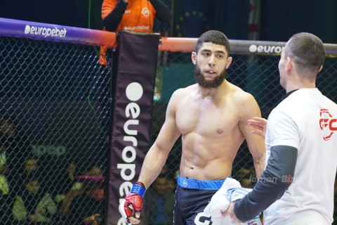 Rear naked choke from Azerbaijani MMA fighter - PHOTO