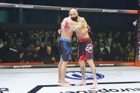 Rear naked choke from Azerbaijani MMA fighter - PHOTO