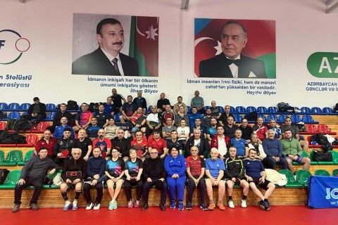 Veteran stolüstü tennisçilərin mübarizəsi başa çatıb