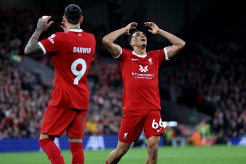 Liverpool's struggle with Manchester United, the leader changed - VIDEO