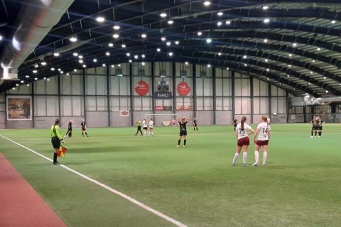 İslandiyada futbol turnirini azərbaycanlı hakim qızı ilə birlikdə idarə edib - FOTO