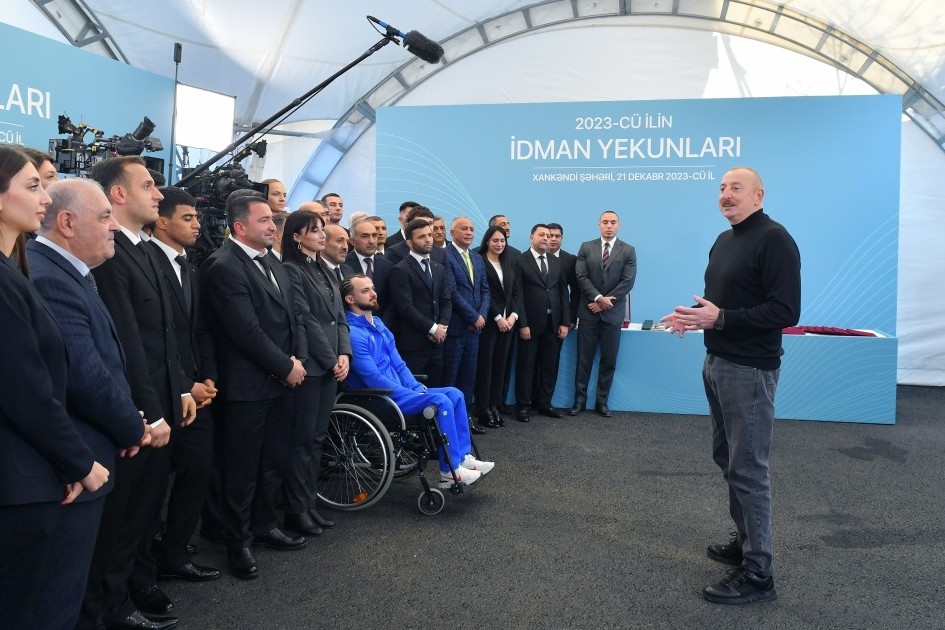 Prezident Xankəndidə idman ictimaiyyətinin təltif edilmiş nümayəndələri ilə görüşüb - FOTO