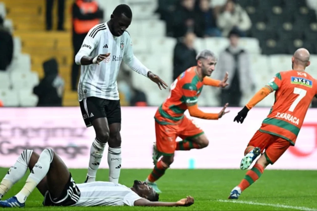 “Beşiktaş” öz meydanında uduzub - VİDEO