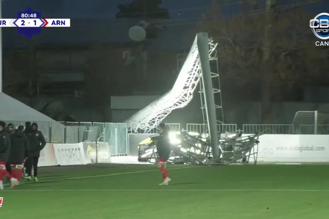 A light pole fell in Tovuz, the game was postponed - PHOTO - VIDEO
