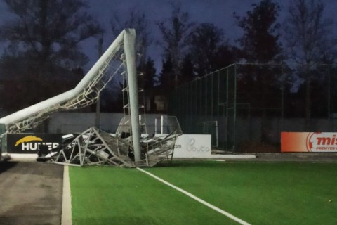 A light pole fell in Tovuz, the game was postponed - PHOTO - VIDEO