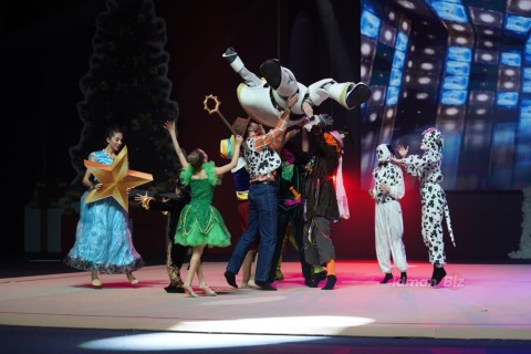 Milli Gimnastika Arenasında Yeni il şousu - FOTO