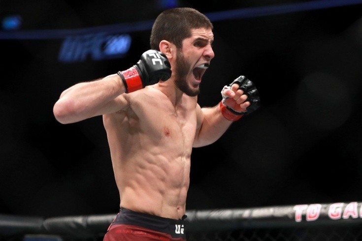 Поединок с участием Ислама стал боем года по версии MMAJunkie