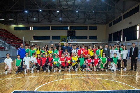 Gəncədə gənc və yeniyetmə voleybolçularla görüş - FOTO