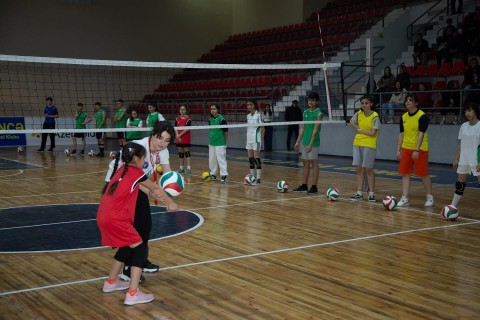 Gəncədə gənc və yeniyetmə voleybolçularla görüş - FOTO