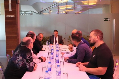 Federasiya prezidenti hakimlərlə görüşüb