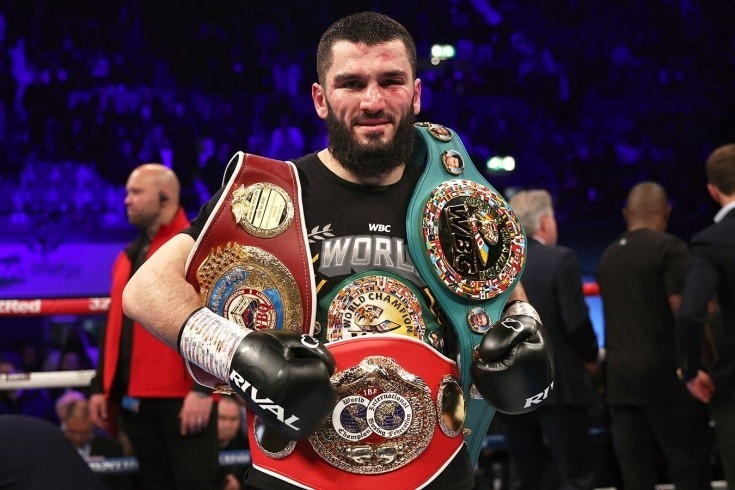 Artur Beterbiev knocked out Callum Smith - VIDEO