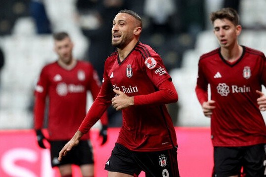 Dadaşovun komandası mərhələ adlayıb, “Beşiktaş”dan 4 qol - VİDEO