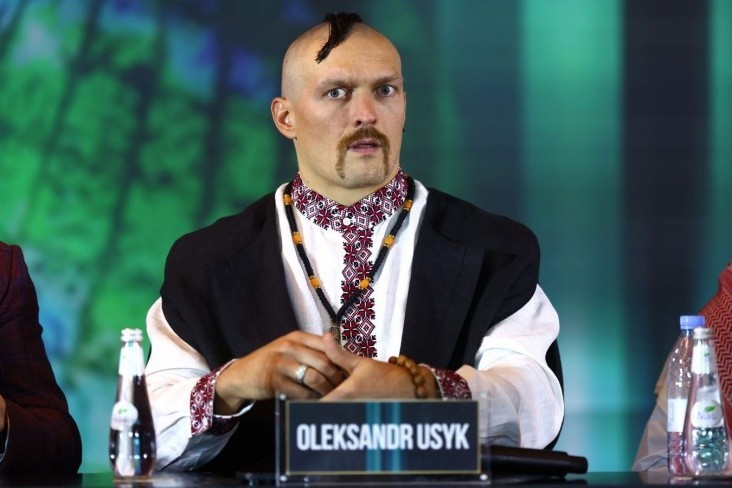 Леннокс Льюис назвал фаворита в бою Усик - Фьюри