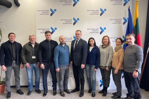 Делегация Министерства молодежи и спорта в Вильнюсе - ФОТО