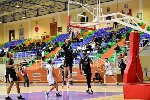 Azərbaycan çempionu ilə oyunda qələbə istəyi