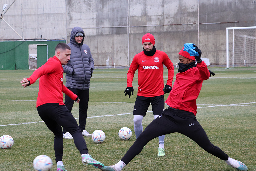“Araz-Naxçıvan”ın zədəli futbolçularının durumu bəlli olub