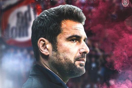 Adrian Mutu has officially signed the contract