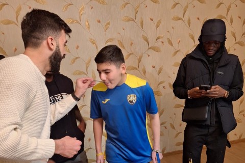 Сюрприз от игроков "Кяпаза" юному болельщику, который не смог сдержать слез - ФОТО