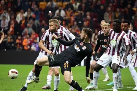 Çempion 1/4 finala yüksəlib - VİDEO