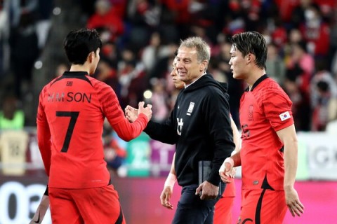 Klinsmann istefa verməyəcək - sensasiyalı məğlubiyyətdən sonra