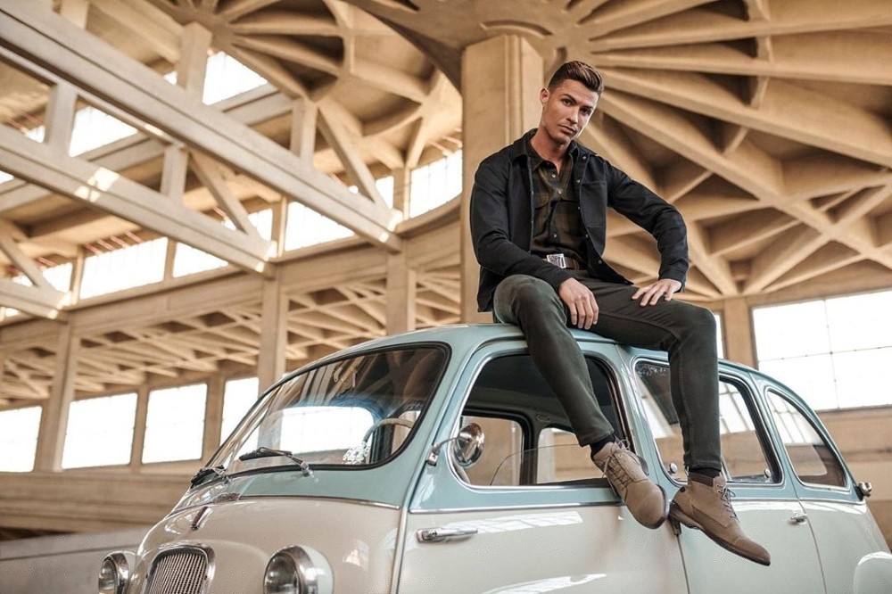 “İnstaqram”da ən çox gəlir əldə edən futbolçuların SİYAHISI