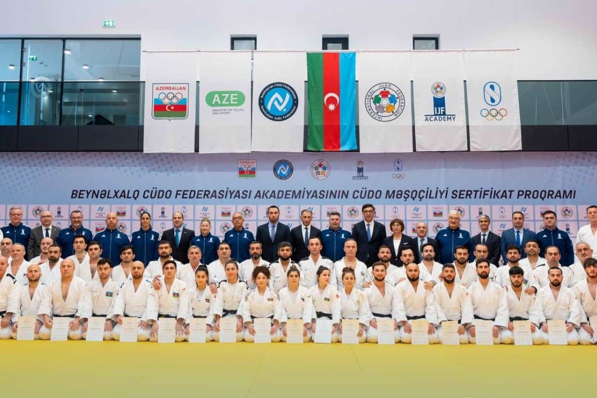 Тренерам-участникам программы Академии BCF вручены сертификаты - ФОТО