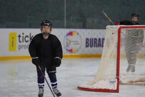 Yeni yaradılan hokkey komandasının açıq məşqi keçirilib - FOTO