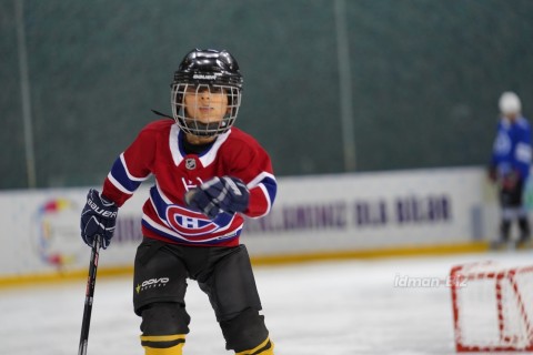 The recently established hockey team performed an open practice - PHOTO