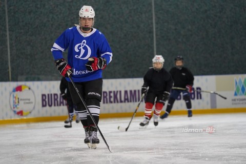 The recently established hockey team performed an open practice - PHOTO