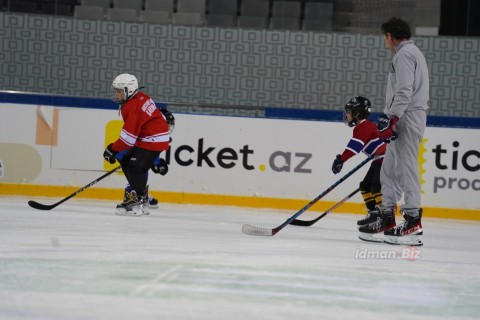 The recently established hockey team performed an open practice - PHOTO