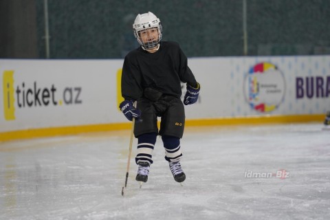 The recently established hockey team performed an open practice - PHOTO