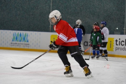 The recently established hockey team performed an open practice - PHOTO