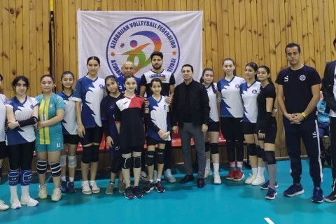 Турецкий специалист отобрал в Баку 50 волейболисток