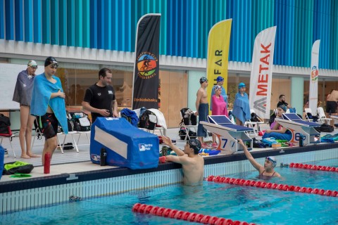 “IronWinD Winter Aquathlon” yarışı baş tutub - FOTO