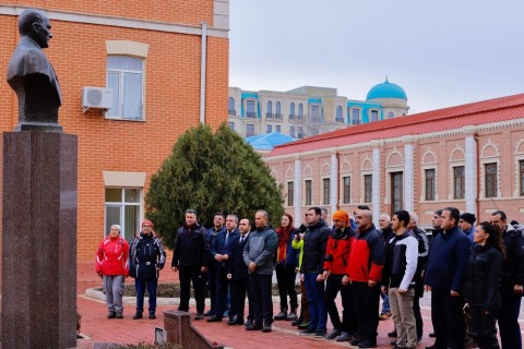 Турецкие альпинисты почтили память наших шехидов на вершине Хачадага - ФОТО