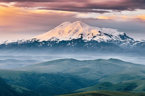 Азербайджанские альпинисты продолжают восхождение на Эльбрус