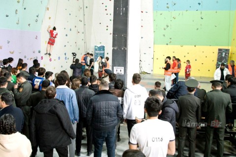 "Спортивная неделя":  соревнование по спортивному скалолазанию среди студентов - ФОТО