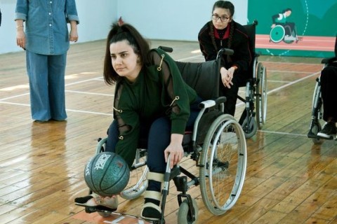 "İdman həftəsi": Fiziki məhdudiyyətli idmançılar arasında estafet yarışı keçirilib – FOTO