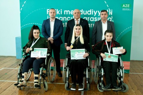 "İdman həftəsi": Fiziki məhdudiyyətli idmançılar arasında estafet yarışı keçirilib – FOTO