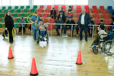 "İdman həftəsi": Fiziki məhdudiyyətli idmançılar arasında estafet yarışı keçirilib – FOTO