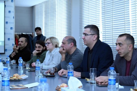 Фарид Гаибов встретился со спортивными фотографами - ФОТО