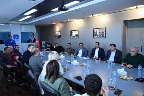 Фарид Гаибов встретился со спортивными фотографами - ФОТО