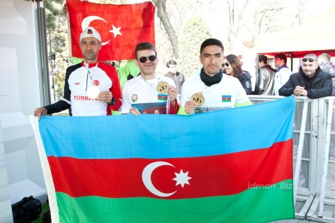 Ultramarathon winner: "I dedicate the victory to the martyrs"
